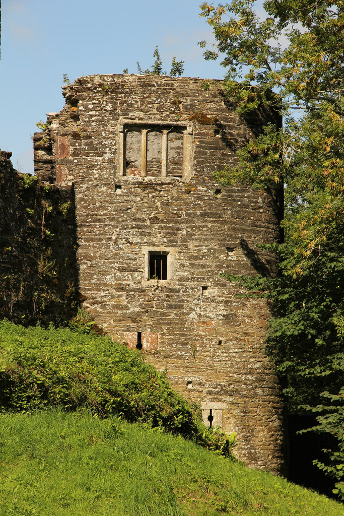 The Power of Folklore: The 'Ghosts' of Berry Pomeroy Castle